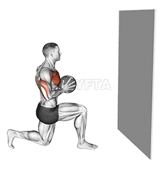 Halb kniender Bruststoß mit dem Medizinball demonstration
